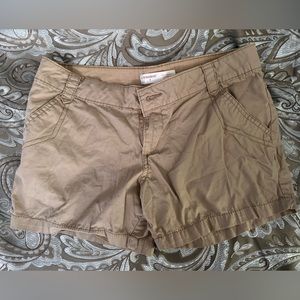 Women’s tan no boundaries size 9 short